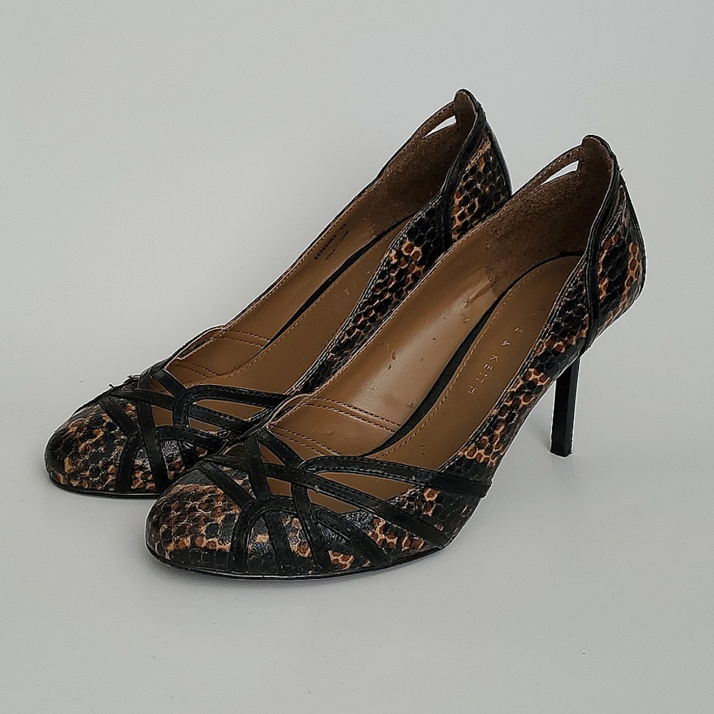 🤎 SOLD 🖤 Animal Print Shoes